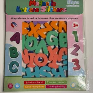 ملصقات مغناطيسية للحروف والأرقام