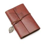 دفتر ملاحظات جلد طبيعي مزخرف بأوراق مع تعليقة معدنية