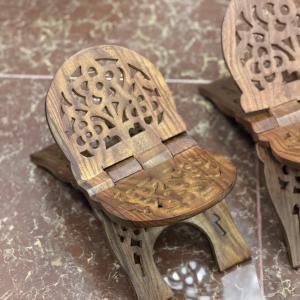 حامل مصحف خشبي منقوش – قابل للطي (متوفر بثلاثة مقاسات)