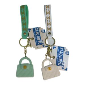 ميدالية حقيبة يد فاخرة بتصميم مستوحى من شانيل