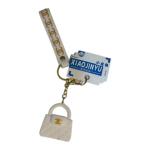 ميدالية حقيبة يد فاخرة بتصميم مستوحى من شانيل