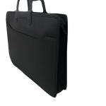 حقيبة يد سوداء كلاسيكية